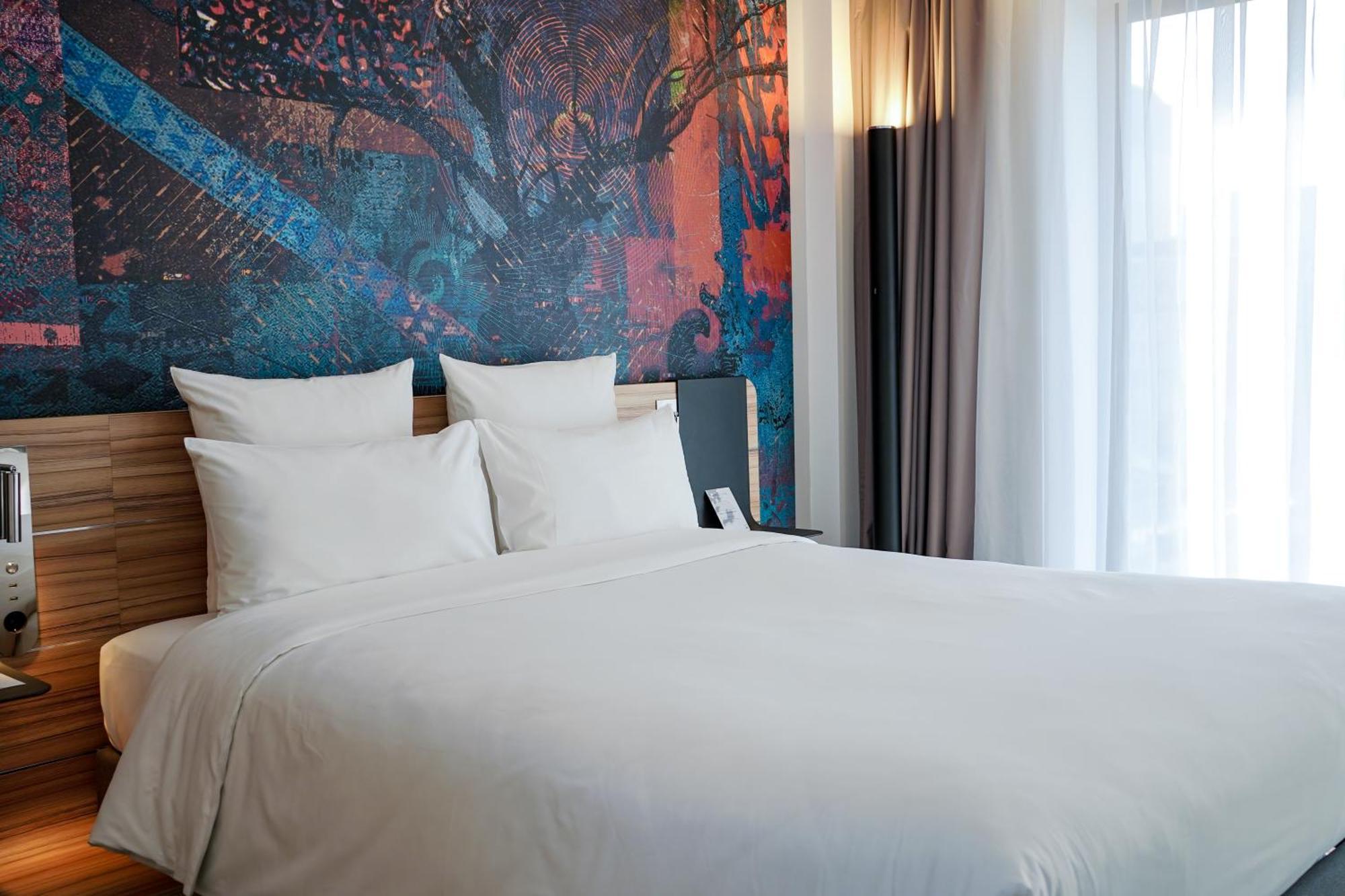 Novotel Bishkek City Center Экстерьер фото