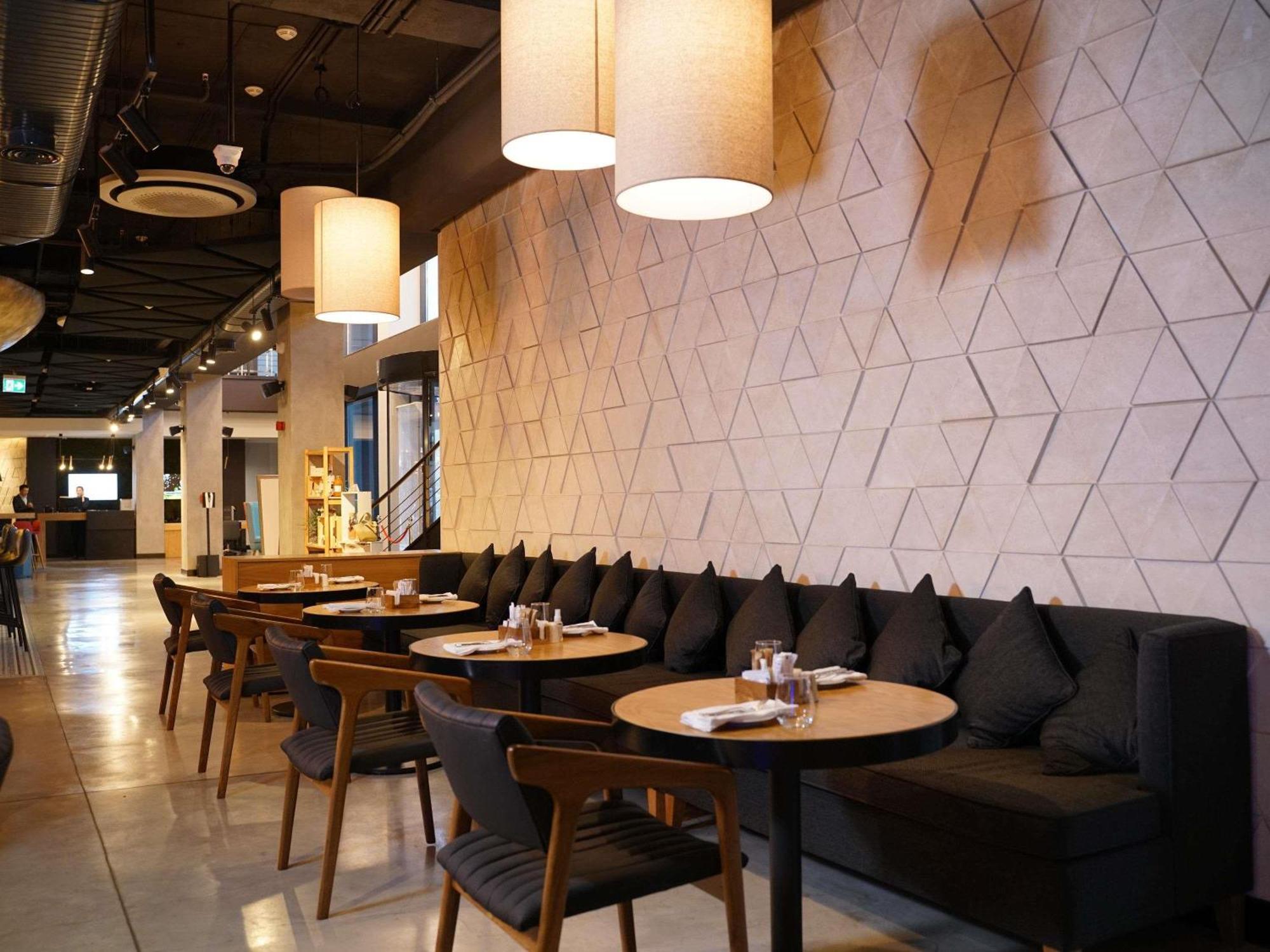 Novotel Bishkek City Center Экстерьер фото