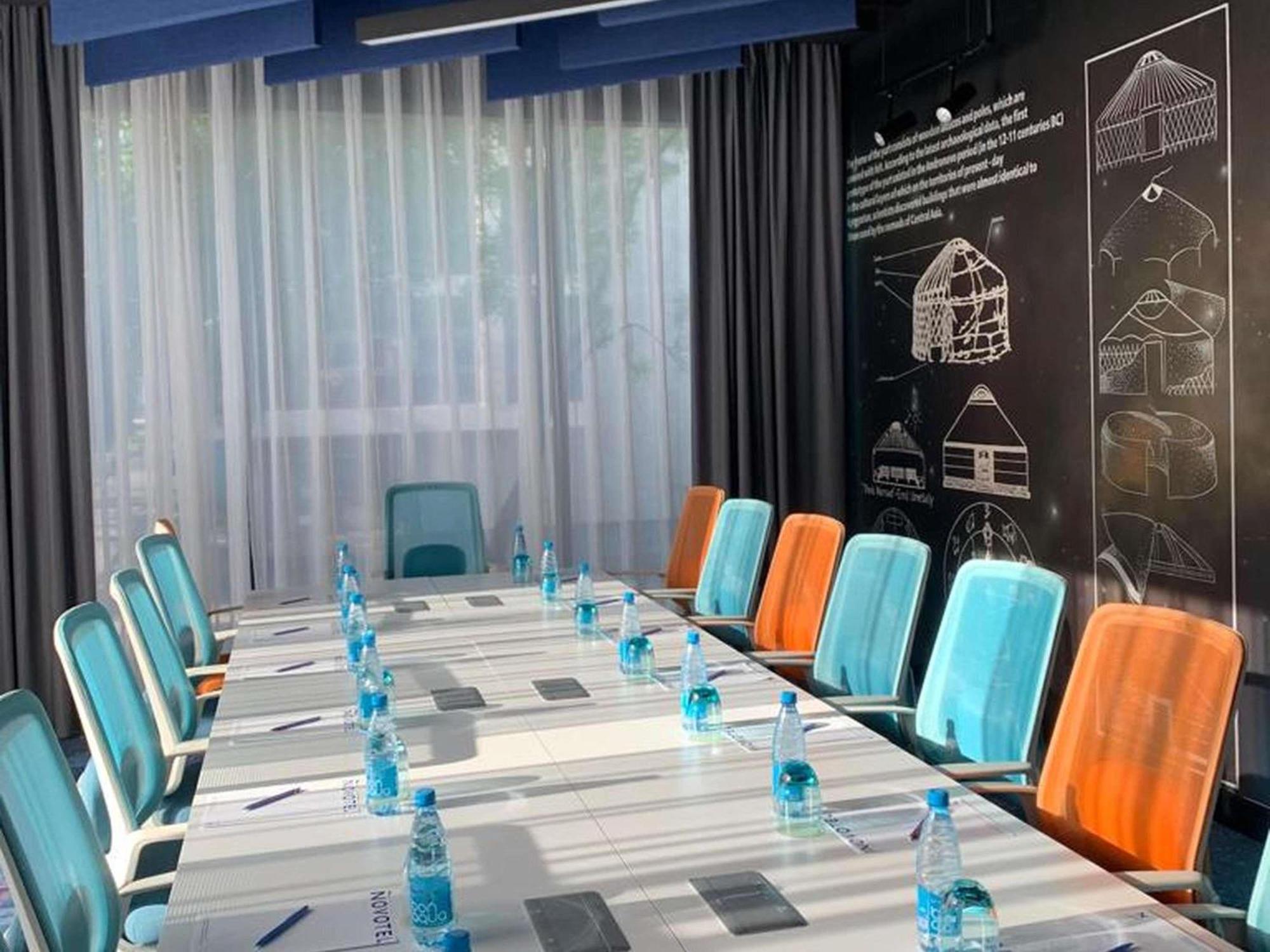 Novotel Bishkek City Center Экстерьер фото